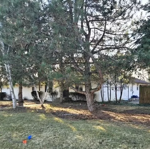 1319 Monroe St, Lake In The Hills, IL 60156