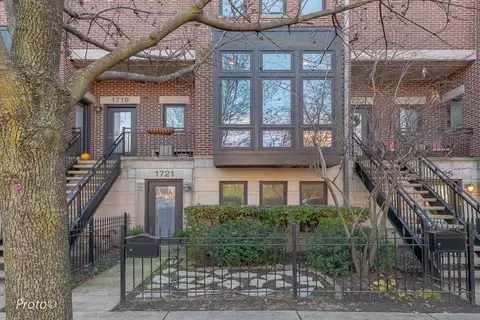 1721 W George St #52, Chicago, IL 60657