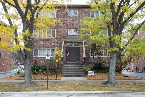 10405 Sheffield Dr #2S, Palos Hills, IL 60465