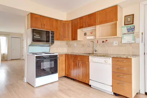 9360 Hamilton Ct #C, Des Plaines, IL 60016 photo 7