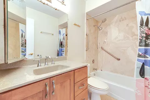 9360 Hamilton Ct #C, Des Plaines, IL 60016 photo 14
