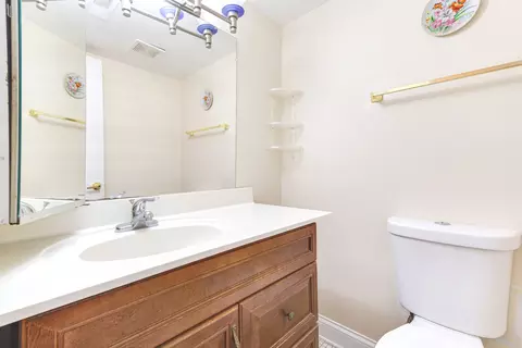 9360 Hamilton Ct #C, Des Plaines, IL 60016 photo 17
