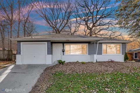 35 Sauk Trl, Park Forest, IL 60466