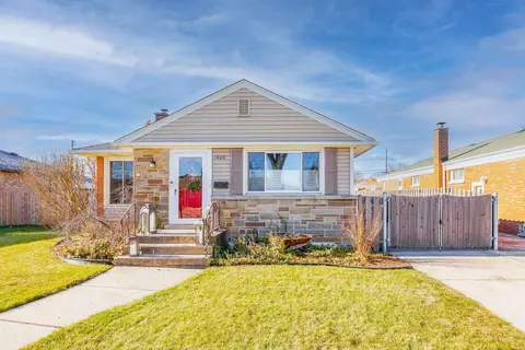 1926 Belleview Ave, Westchester, IL 60154