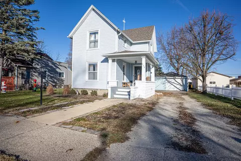 239 W Beaver St, Saint Anne, IL 60964