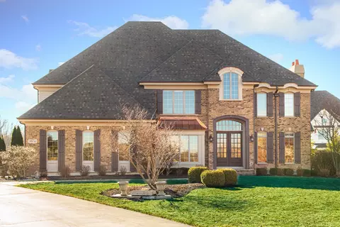 39 W161 Longmeadow Ln, Saint Charles, IL 60175