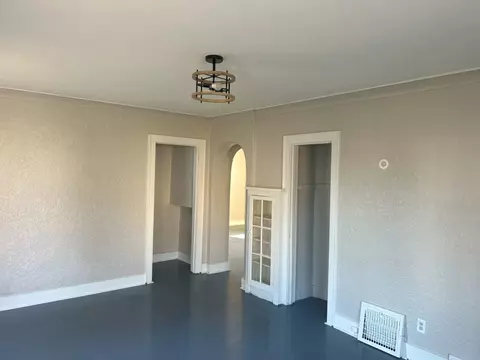 521 E Center St, Freeport, IL 61032 photo 6