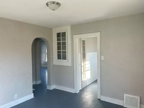 521 E Center St, Freeport, IL 61032 photo 5