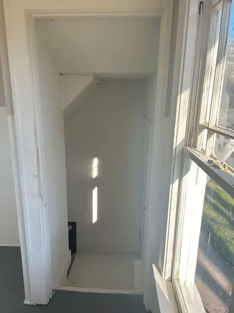 521 E Center St, Freeport, IL 61032 photo 9