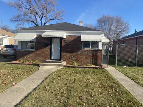 12629 S Loomis St, Calumet Park, IL 60827