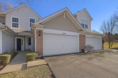 32421 N Mackinac Ln #32421, Lakemoor, IL 60051