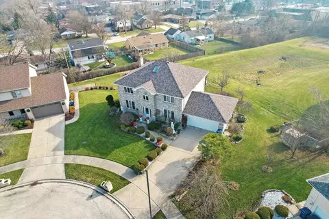 8755 Kitty Ln, Hickory Hills, IL 60457
