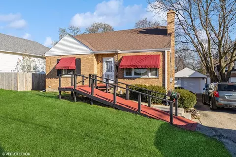 4829 Belmont Rd, Downers Grove, IL 60515
