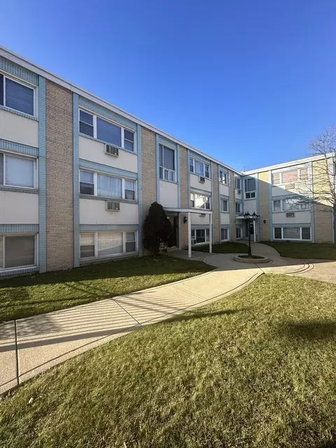 6850 Cermak Rd #2A, Berwyn, IL 60402