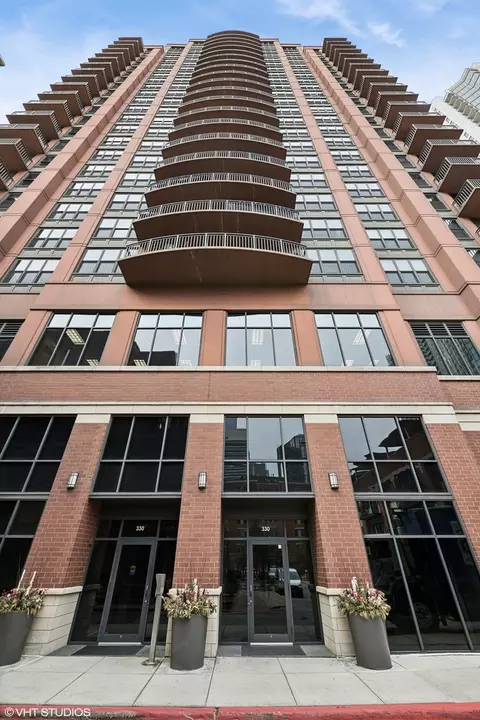 330 N Jefferson St #1804, Chicago, IL 60661