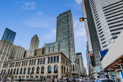130 N Garland Ct #1303, Chicago, IL 60602