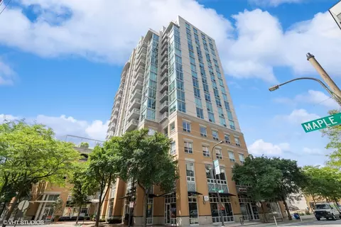 1640 Maple Ave #704, Evanston, IL 60201