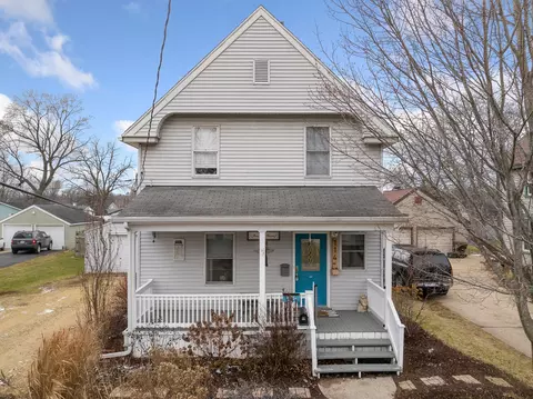 114 S 8th St, South Beloit, IL 61080