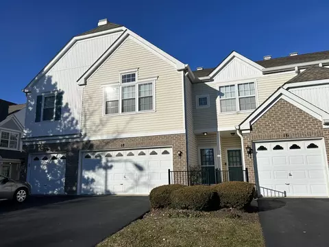 18 Arboretum Dr #18, Lombard, IL 60148