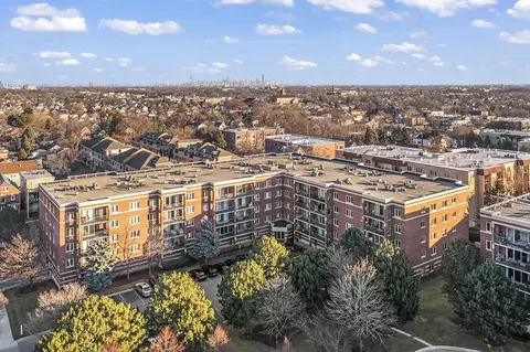 6401 W Berteau Ave #512, Chicago, IL 60634