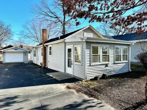 309 Washington St, Ingleside, IL 60041