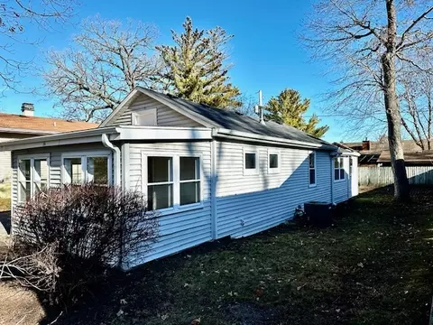 309 Washington St, Ingleside, IL 60041 photo 2
