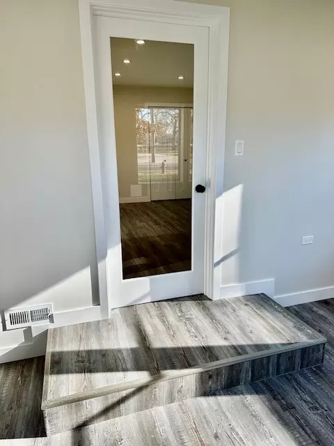309 Washington St, Ingleside, IL 60041 photo 6