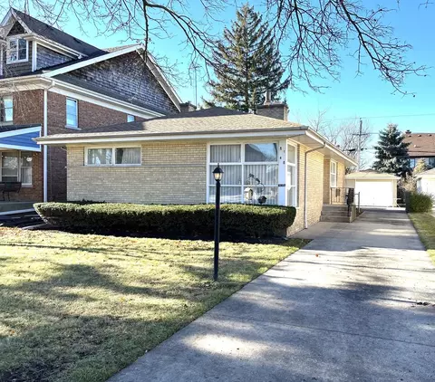8148 N Oconto Ave, Niles, IL 60714