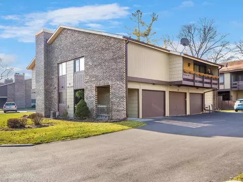 3 Stony Creek Dr #3A, Palos Hills, IL 60465