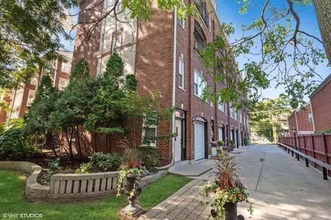 4438 N Racine Ave #E, Chicago, IL 60640