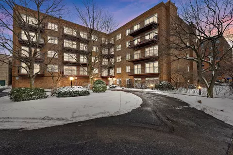 901 Hinman Ave #2G, Evanston, IL 60202
