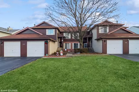 2424 Danbury Dr #B1, Woodridge, IL 60517
