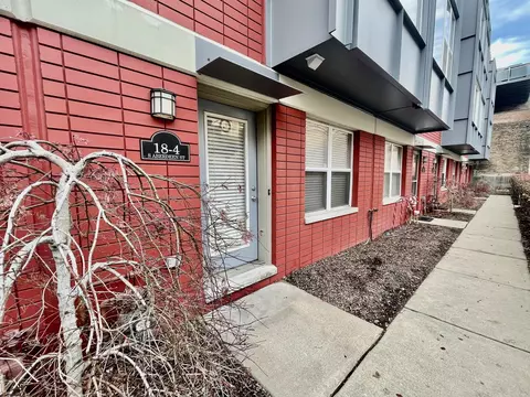 18 S Aberdeen St #4, Chicago, IL 60607