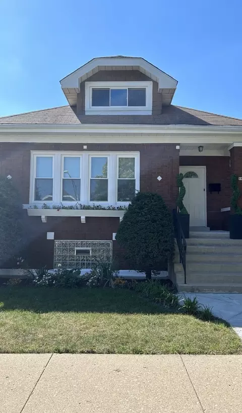 5035 W Schubert Ave, Chicago, IL 60639