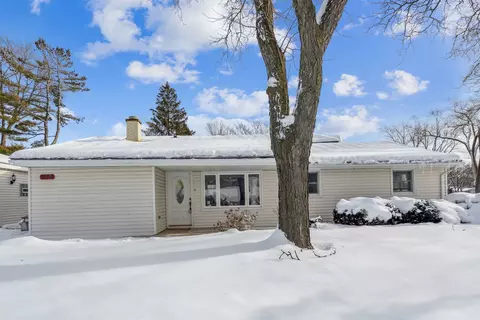 235 Waverley Ln, Schaumburg, IL 60193