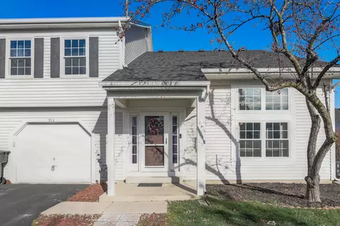 221 Teak Ln, Streamwood, IL 60107