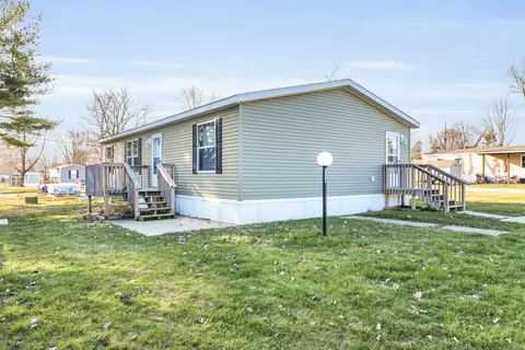 314 Mclean St, Mahomet, IL 61853