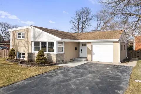 239 S Fair Ave, Elmhurst, IL 60126