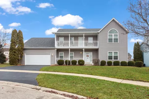 304 Sterbenz Ct, Antioch, IL 60002