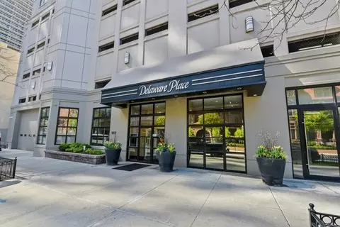 33 W Delaware Pl #P412, Chicago, IL 60610
