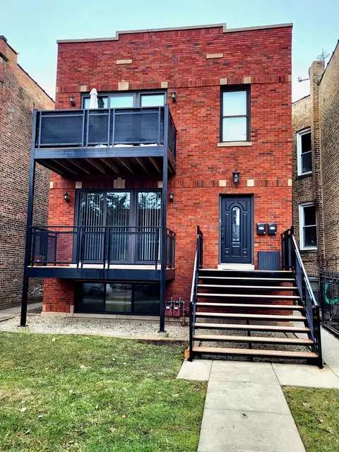 4716 N Rockwell St, Chicago, IL 60625
