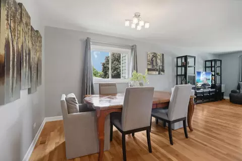 Dining - 785 Cambridge Ln, Hoffman Estates, IL 60169 photo 2 of 2