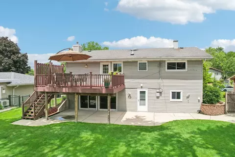 Exterior - 785 Cambridge Ln, Hoffman Estates, IL 60169 photo 12 of 14