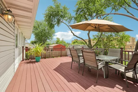 Exterior - 785 Cambridge Ln, Hoffman Estates, IL 60169 photo 6 of 14