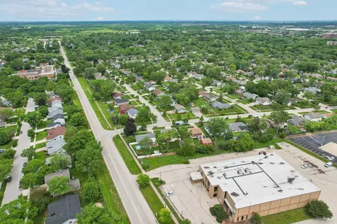 View/Area - 785 Cambridge Ln, Hoffman Estates, IL 60169 photo 3 of 5
