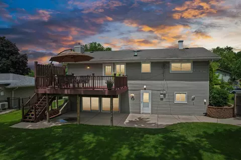 Exterior - 785 Cambridge Ln, Hoffman Estates, IL 60169 photo 2 of 14