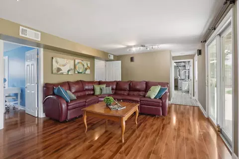 Living - 785 Cambridge Ln, Hoffman Estates, IL 60169 photo 4 of 6