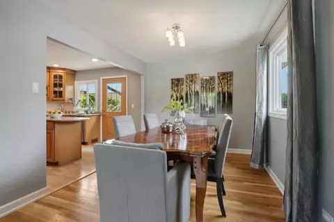Dining - 785 Cambridge Ln, Hoffman Estates, IL 60169 photo 1 of 2