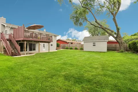 Exterior - 785 Cambridge Ln, Hoffman Estates, IL 60169 photo 9 of 14