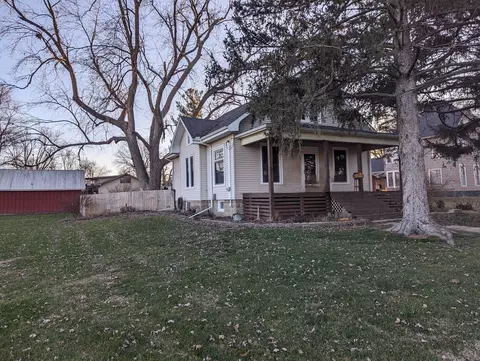 206 W Center St, Bellflower, IL 61724